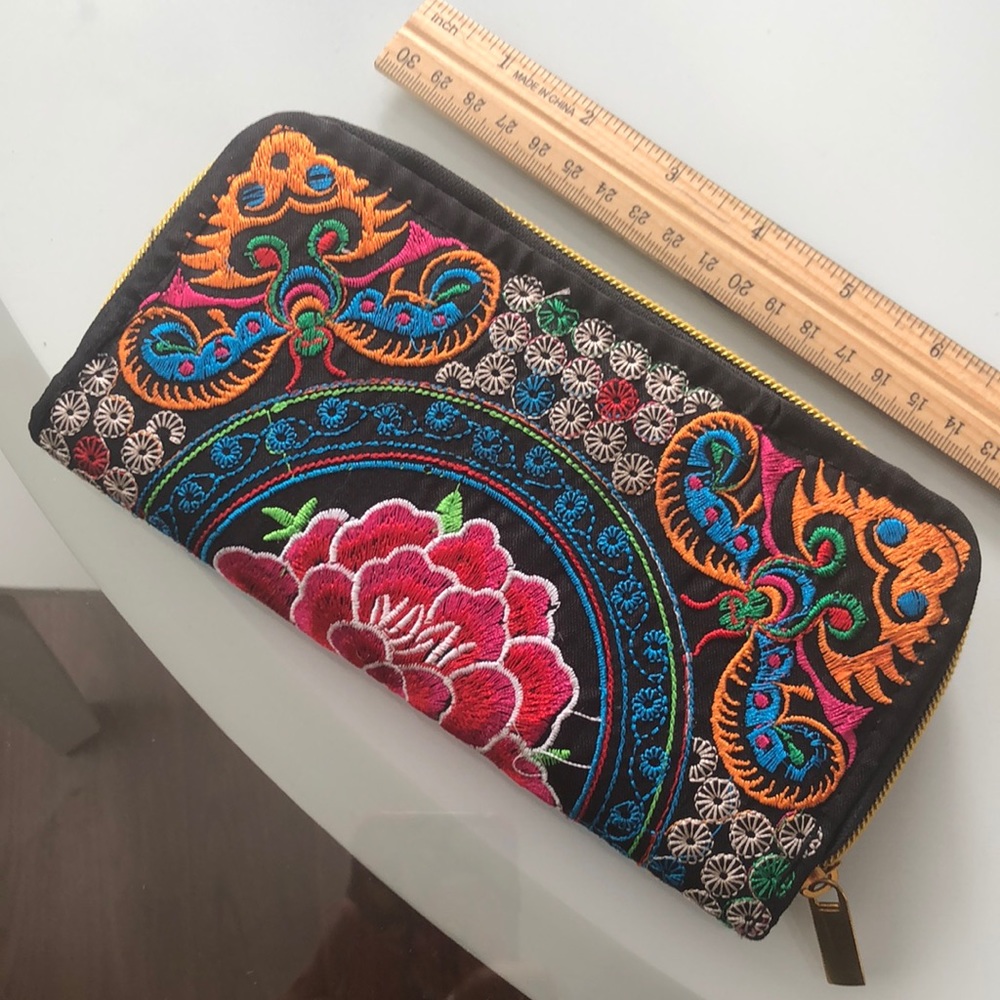 Embroidered wallet